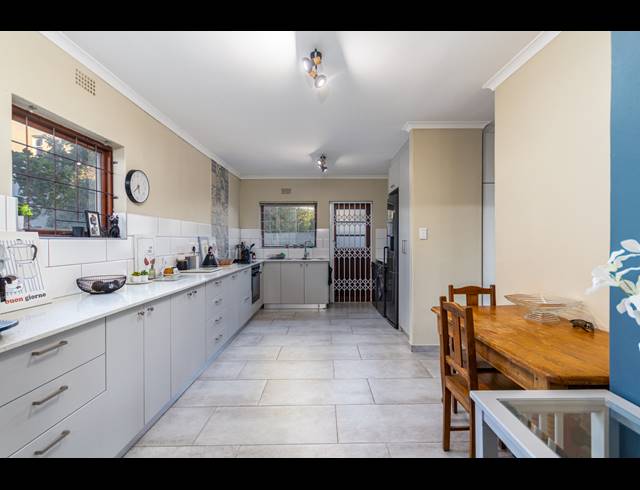 3 BEDROOM FREEHOLD SOLD IN WEST BEACH